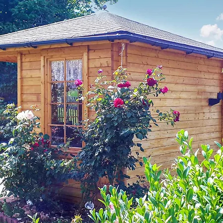 2 Bedroom Stunning In *